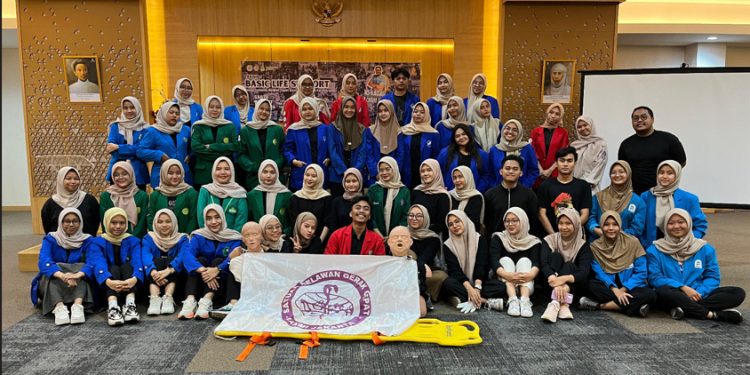 SARGAP IAKMI JAKARTA Tingkatkan Keterampilan Medis Dasar Melalui Pelatihan Basic Life Support (BLS)
