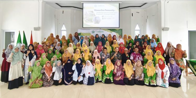 Shodaqoh Sampah Ranting ‘Aisyiyah Menebar Berkah dari Rumah