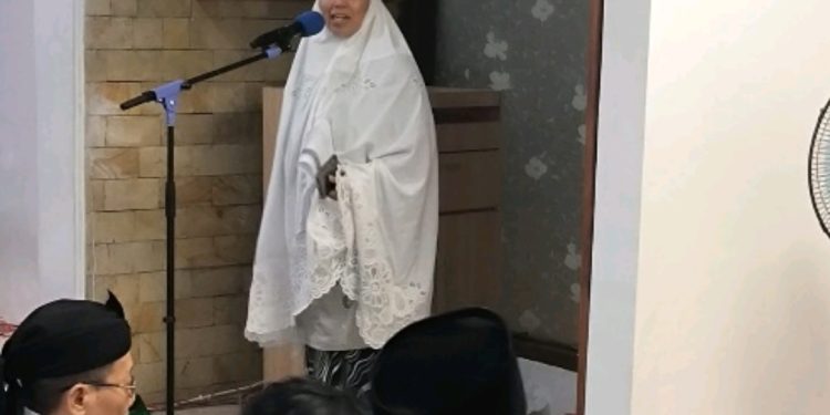 Perempuan Memberi Kuliah Tujuh Menit: Mengapa Tidak?