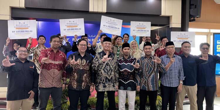 Lazismu dan MPKSDI Salurkan 475 Beasiswa untuk Kader Terbaik