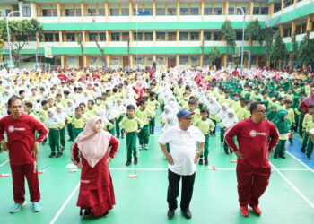 Mendikdasmen Ikut Senam Anak Indonesia Hebat di SD Muhammadiyah 12 Pamulang