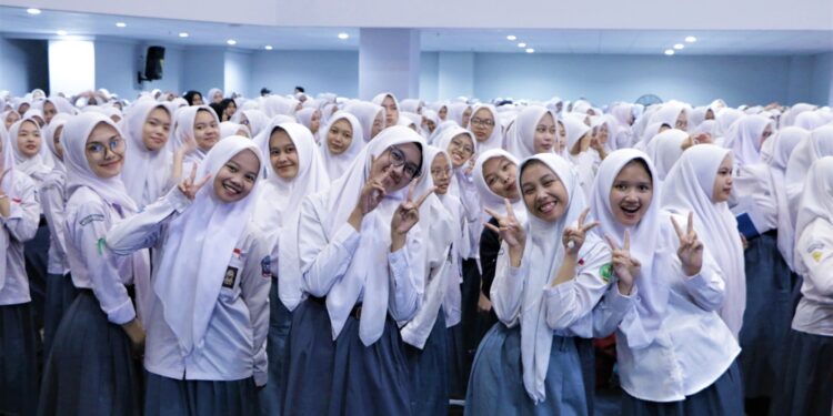 Pra-PESONAMU 2025 UM Bandung Ajak Mahasiswa Baru Berpikir Bijak dan Bertindak Positif