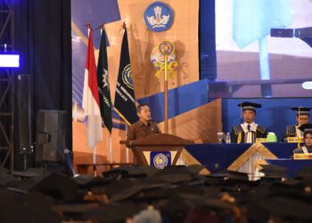 Wamen Fajar Ajak Wisudawan UMTAS Jadi Pembelajar Cepat dan Pencipta Nilai