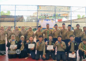 Kontingen SMAM 25 Setiabudi Pamulang bersama guru dan pendamping.